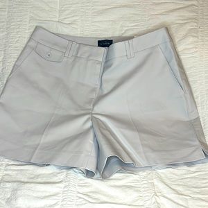 White House Black Market 5inch smart stretch shorts in color feather size 10